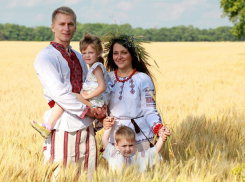 Календарь: Воронеж вместе со всей страной отмечает День любви, семьи и верности