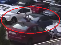 Момент наезда на ребенка сняли в воронежском ЖК