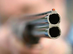 В воронежском селе местный житель расстрелял из ружья своих односельчан