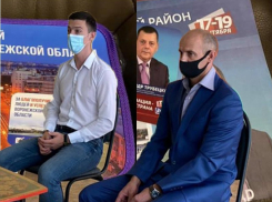 Единороссы агитируют среди первоклашек, а ЛДПР идет в детский сад: чем за неделю отличились партии в Воронеже