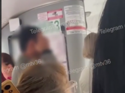 Терся и прижимался: о домогательствах в автобусе рассказали в Воронеже