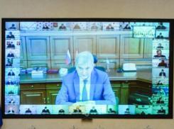 Правительство показало губернатора Гусева впервые после болезни