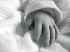 Пятимесячная девочка погибла после семейного отравления в Воронеже