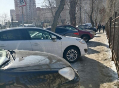 Безобразие у школы сфотографировали в Воронеже 