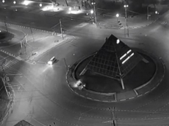 Полицейские ищут лихача, устроившего разнос у памятника Славы в Воронеже