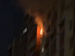 Опубликованы страшные кадры пожара в воронежской многоэтажке