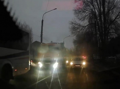 Нетерпеливой автомобилистке преподали урок в воронежской пробке