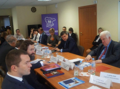 Депутаты Государственной Думы отчитались перед воронежской Общественной палатой