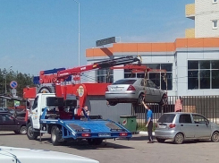 В воронежских дворах снова орудуют эвакуаторы 