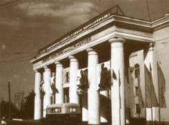 Шикарный ДК, который пришел в лютое запустение, 70 лет назад открылся в Воронеже