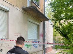 Губернатор Гусев вспомнил про ветхие балконы после смерти женщины в Воронеже