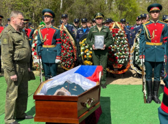 В Воронеже простились с офицером пресс-службы Минобороны Евгением Половодовым