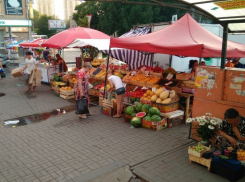 Воронежец возмутился стихийным базаром в центре города