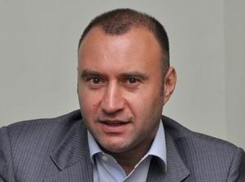 Самый бедный воронежский депутат сделал царские подарки избирателям