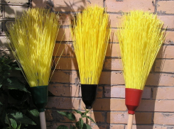 Сотрудников управы Советского района заставляют по выходным убирать на улицах мусор