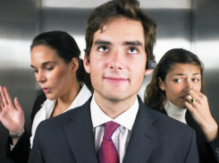 Воронежцы обнюхивают новых знакомых при первой встрече