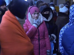 Директор школы, у которой сутками дежурили воронежцы, разрядил обстановку