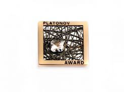 Платоновфест выпустил собственный нагрудный знак