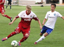 Сенсация в кубковом матче земляков - «Факел» проиграл в гостях «Локомотиву»