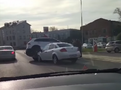 Последствия ДТП под зловещую речь попали на видео в Воронеже 