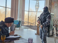 Приставы ворвались в воронежский ресторан «Ярды Superbar»