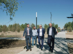 «Многое предстоит доделать»: воронежский губернатор проверил Петровскую набережную