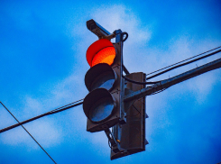 Светофор появится перед памятником самолету в Воронеже 