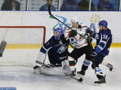 Воронежских хоккеистов из «Бурана» оштрафовали после игры с «Нефтяником»