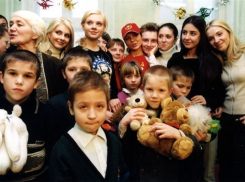 Дети c ограниченными возможностями Острогожского района получили одежду и обувь