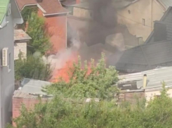 Мощный пожар разгорелся в центре Воронежа