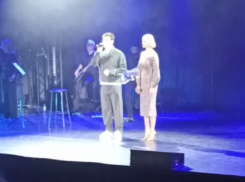 «Вот и все»: сын Михаила Круга душевно спел перед воронежским залом 