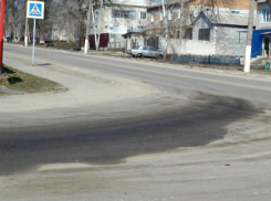 Вещество на дороге под Воронежем разъело краску на машинах