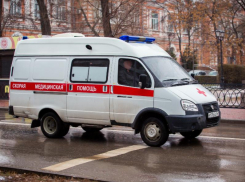 Иномарка насмерть задавила лежащего пешехода в воронежском селе 