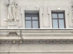 Одно из самых красивых зданий Воронежа разваливается на глазах
