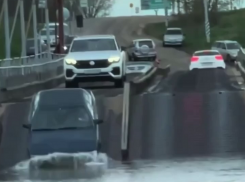 В полосу экстремальных препятствий превратился понтонный мост в воронежском Шилово