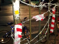 Руководство школы отгородилось от воронежцев колючей проволокой