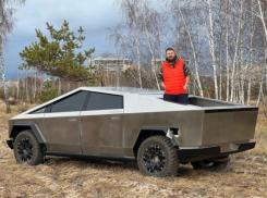 Wylsacom показал футуристический CyberTruck, созданный в Воронеже за 3 млн рублей 