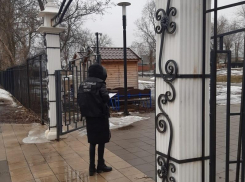 Бейсбольной битой избил подростка мужчина в парке в Воронежской области