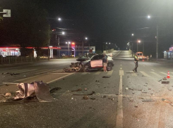 Опубликовано фото с места жуткого ДТП со смертельным исходом на улице 9 Января в Воронеже 