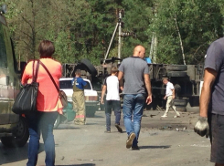 В Воронеже грузовик перевернулся, столкнувшись с легковушкой