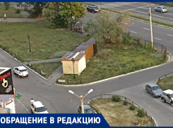 Внезапное нашествие киосков заметили на газоне в воронежском Северном 