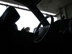 В Воронеже поймали двух лоботрясов, угонявших автомобили