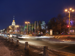 Воронежские власти показали, как украсили город к Новому году