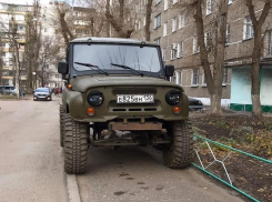 Брутальный УАЗ показал превосходство над простыми смертными в Воронеже
