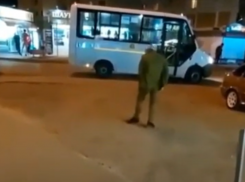  Рейв одинокого мужчины попал на видео в Воронеже