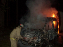 Ночью за 15 минут сгорела «Газель» в Коминтерновском районе Воронежа