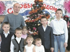 Папа за маму: воронежец в одиночку растит семерых детей
