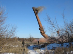 Эпичный взрыв 42-метровой трубы попал на видео в Воронежской области