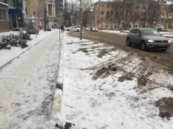 Платные парковки превратились в уродливое месиво в Воронеже 