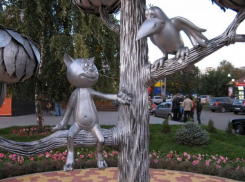 Как создавался памятник котенку с улицы Лизюкова, которому исполняется 20 лет в Воронеже